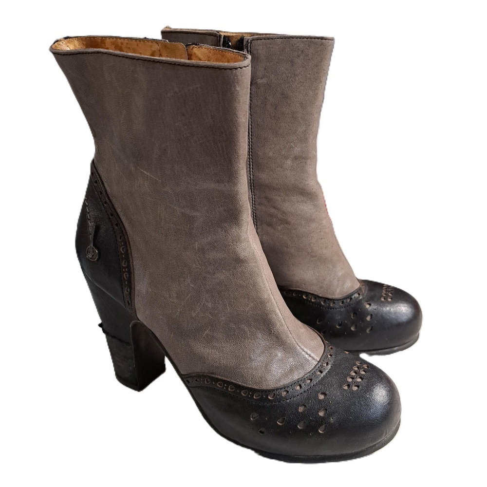 GOLD Button Women's Black & Gray Leather Laser Cut Side Zip Bootie Size 39/US-8